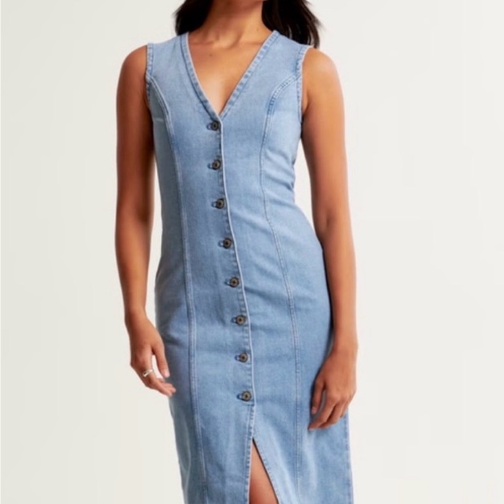A&F Mara vest midi denim dress Sleeveless Light Blue Denim Button-Front Dress
